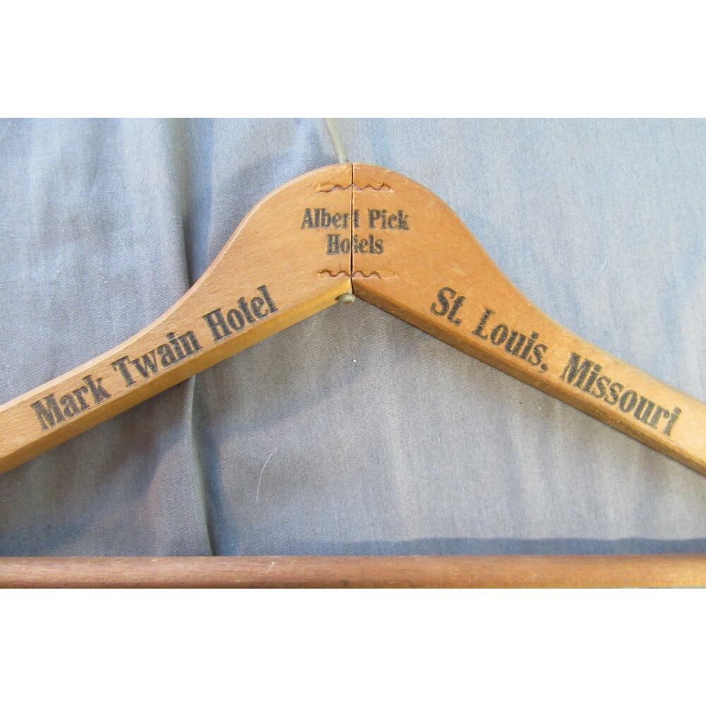 VTG Mark Twain Hotel Wooden Clothes Hanger Albert Pick Hotels St. Louis, MO